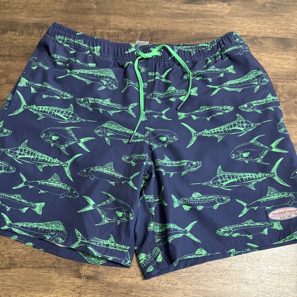 Vineyard Vines Swim Trunks Shorts Size Large 6.5" Inseam All Over Fish Print